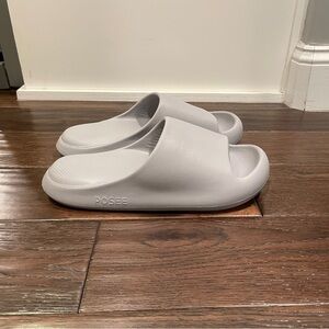 Posee gray pillow slide slippers